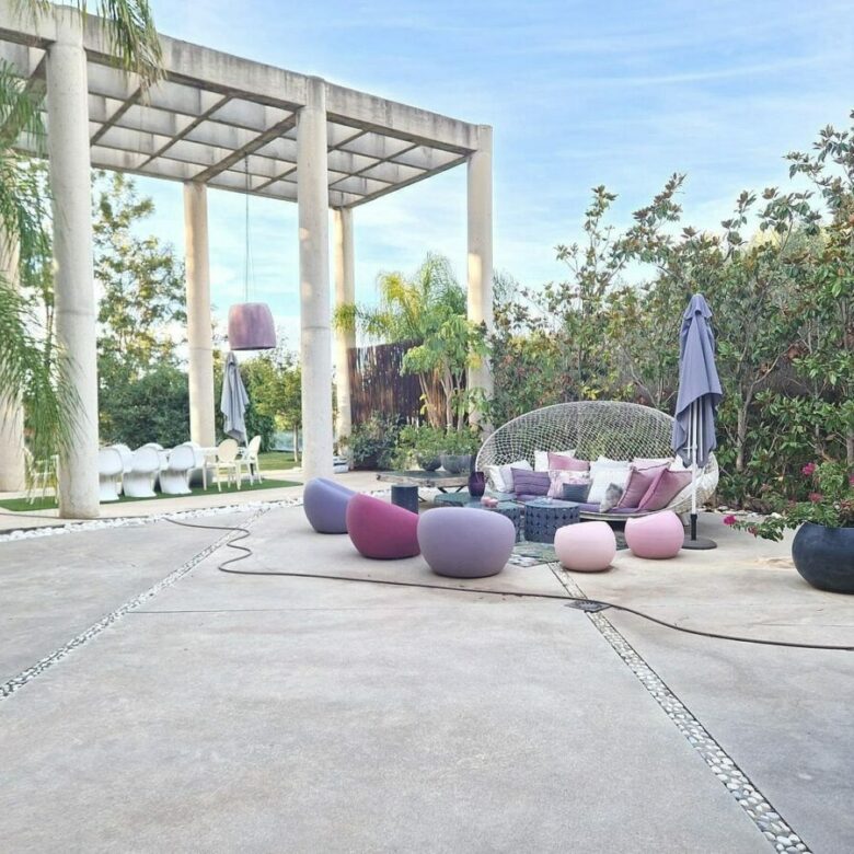 Private villa on a 1800 m2 plot in a quiet cul-de-sac Atalaya New Golden Mile