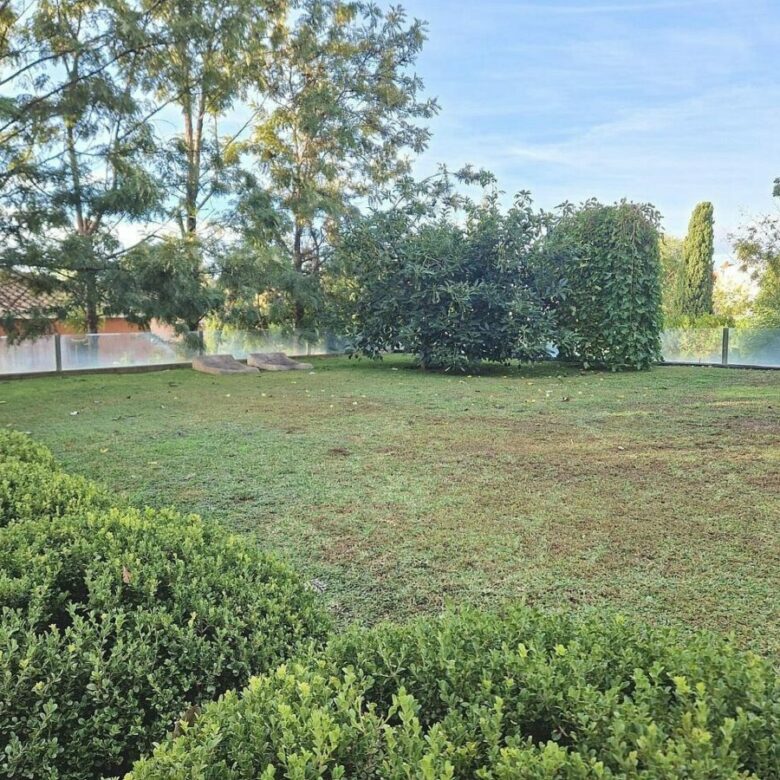 Private villa on a 1800 m2 plot in a quiet cul-de-sac Atalaya New Golden Mile