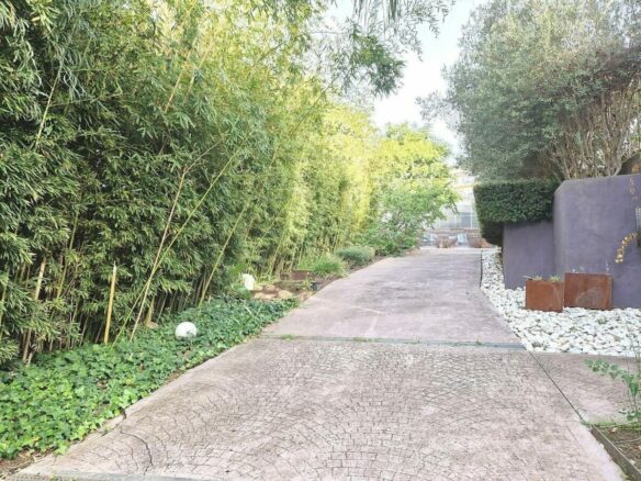 Private villa on a 1800 m2 plot in a quiet cul-de-sac Atalaya New Golden Mile