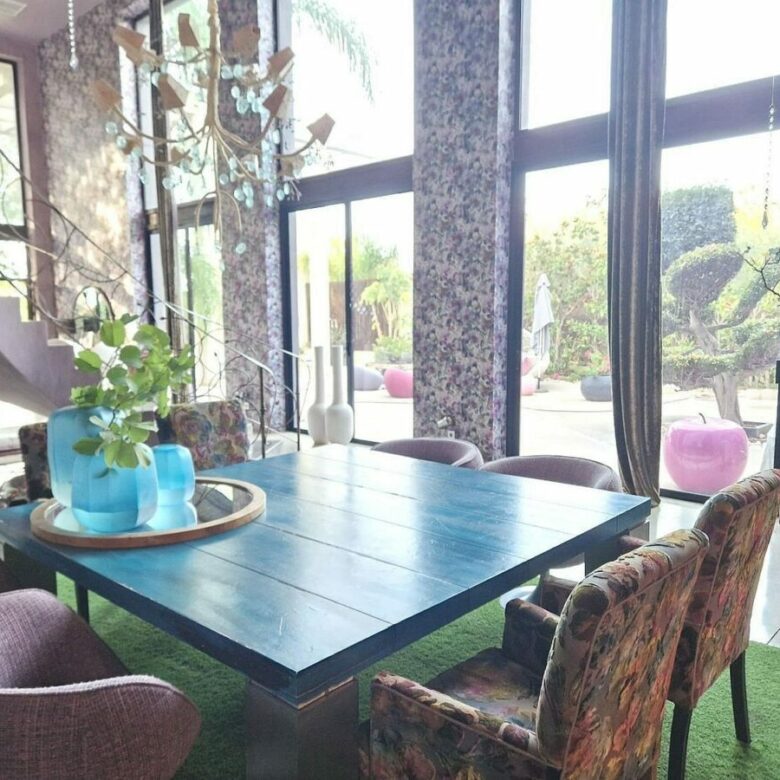 Private villa on a 1800 m2 plot in a quiet cul-de-sac Atalaya New Golden Mile