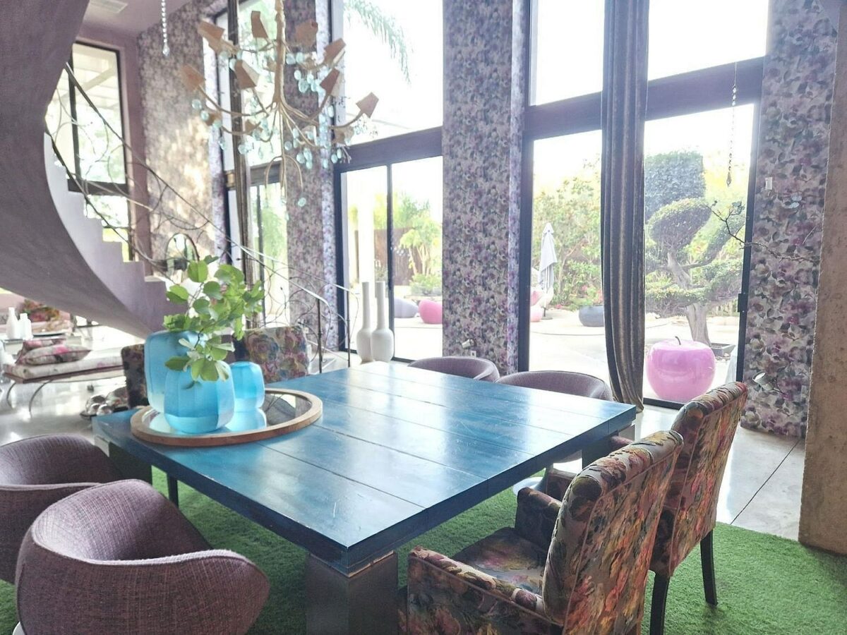 Private villa on a 1800 m2 plot in a quiet cul-de-sac Atalaya New Golden Mile