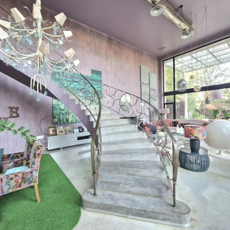 Private villa on a 1800 m2 plot in a quiet cul-de-sac Atalaya New Golden Mile