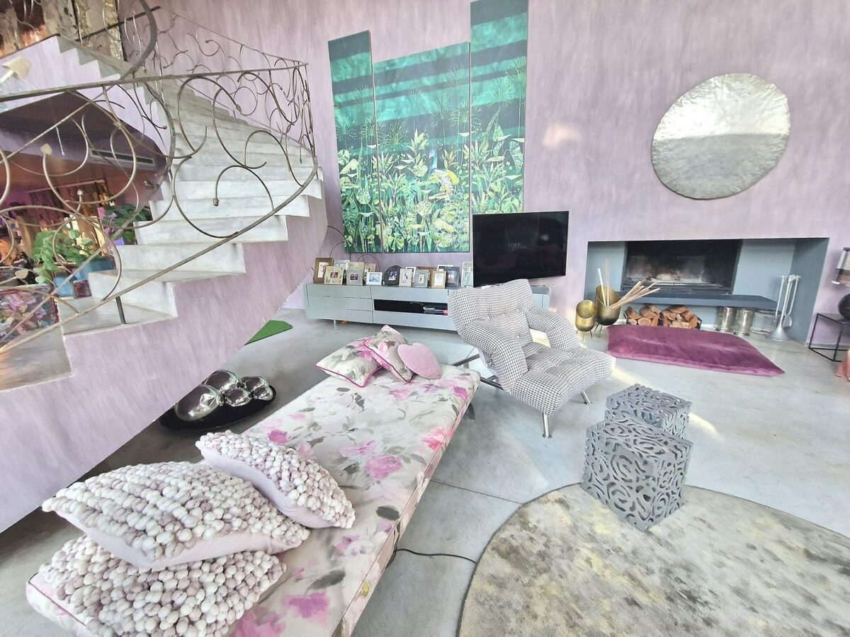 Private villa on a 1800 m2 plot in a quiet cul-de-sac Atalaya New Golden Mile