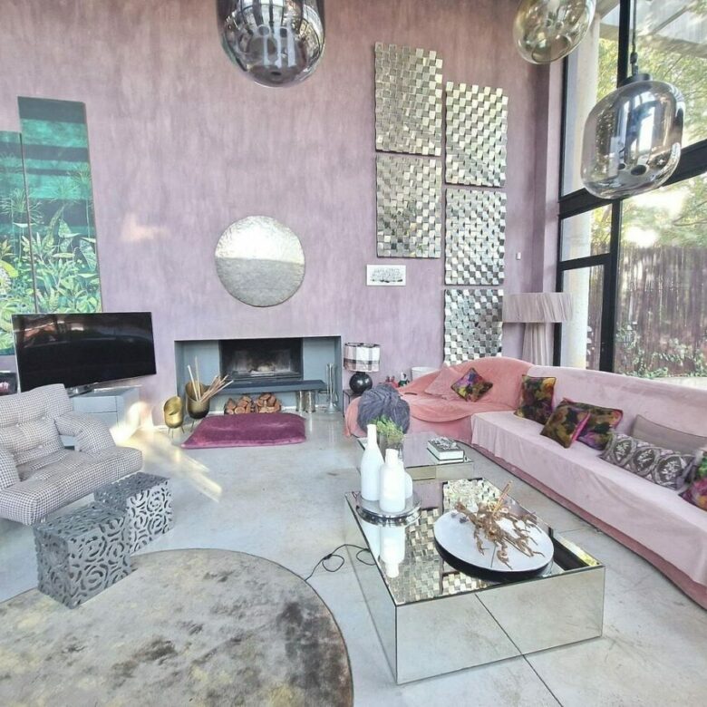 Private villa on a 1800 m2 plot in a quiet cul-de-sac Atalaya New Golden Mile