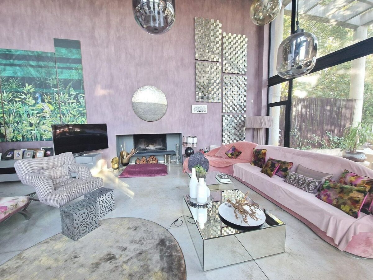 Private villa on a 1800 m2 plot in a quiet cul-de-sac Atalaya New Golden Mile