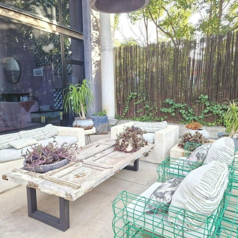 Private villa on a 1800 m2 plot in a quiet cul-de-sac Atalaya New Golden Mile