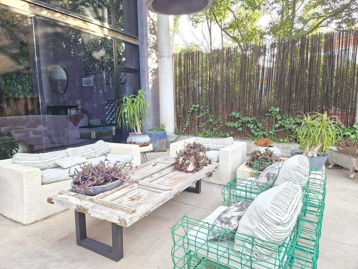 Private villa on a 1800 m2 plot in a quiet cul-de-sac Atalaya New Golden Mile