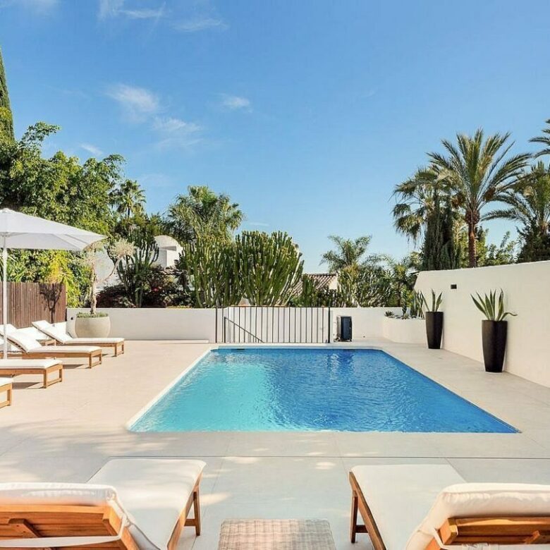 Renovated single level villa with pool Sierra Blanca Marbella
