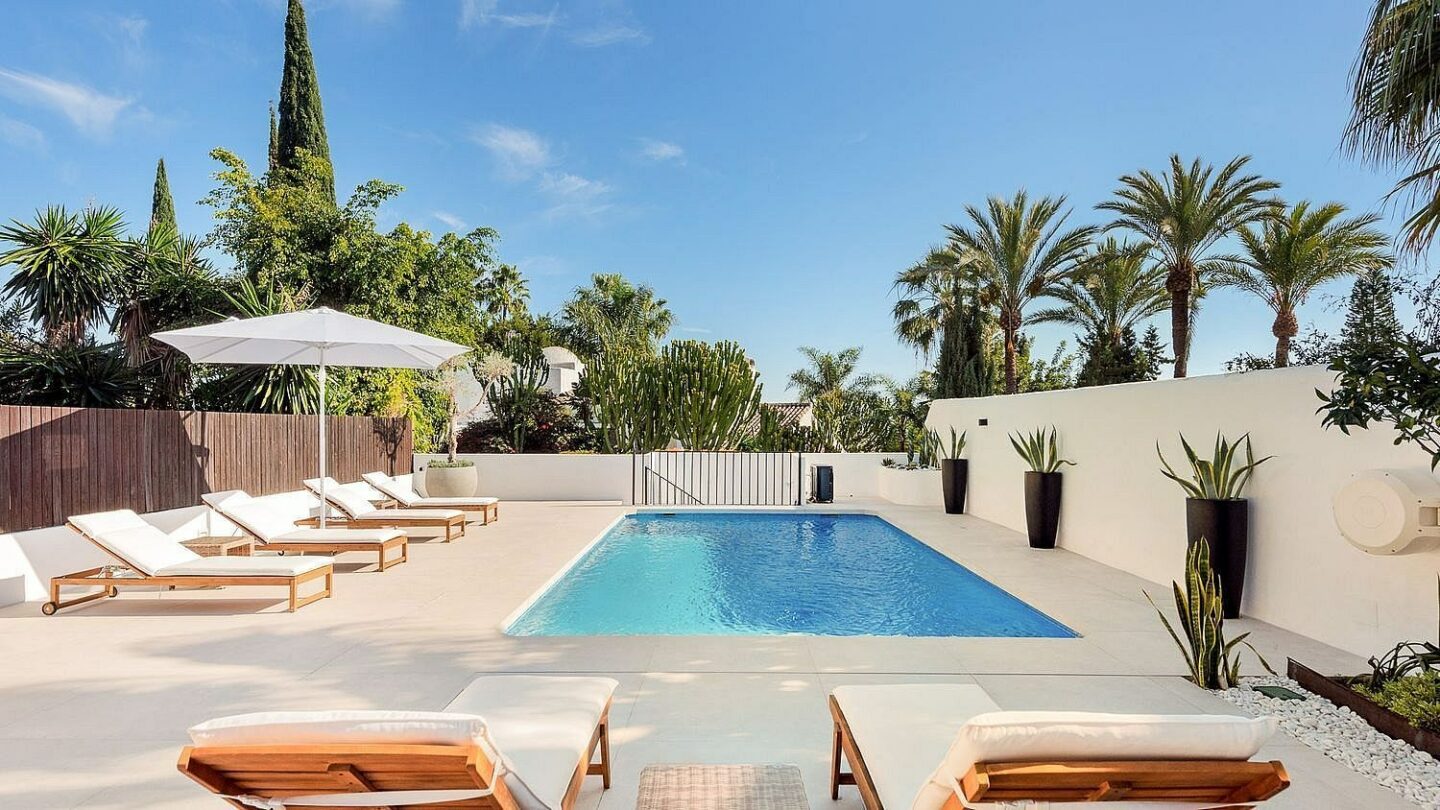 Renovated single level villa with pool Sierra Blanca Marbella