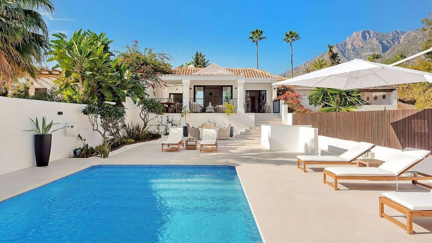 Renovated single level villa with pool Sierra Blanca Marbella