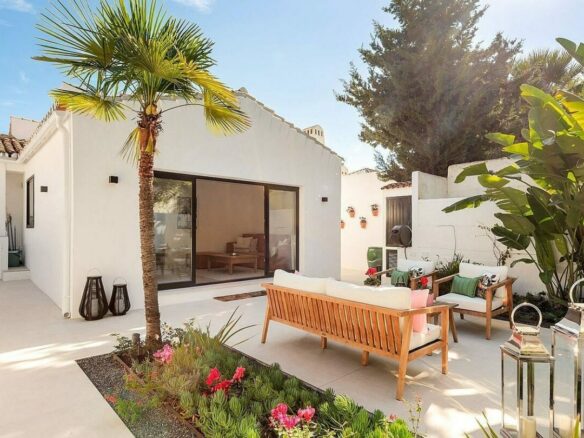 Renovated single level villa with pool Sierra Blanca Marbella