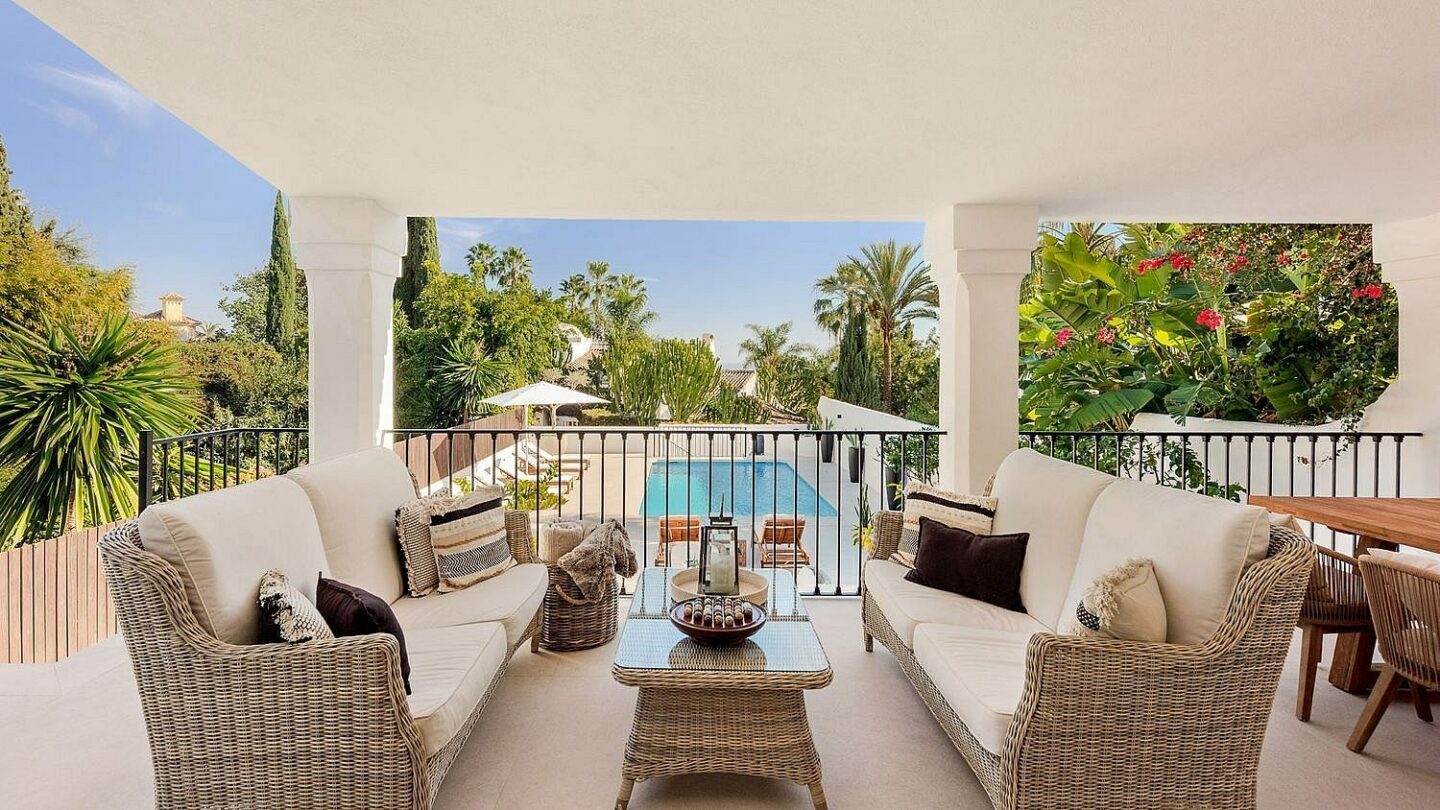 Renovated single level villa with pool Sierra Blanca Marbella