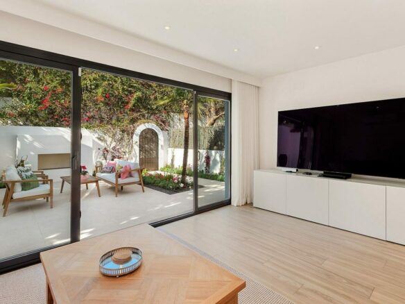 Renovated single level villa with pool Sierra Blanca Marbella