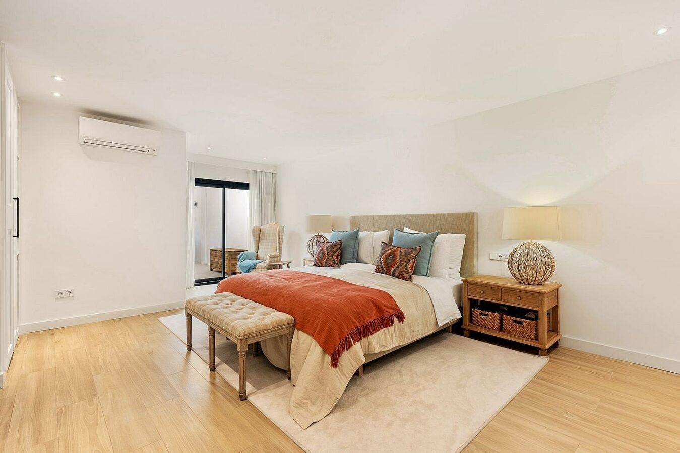 Renovated single level villa with pool Sierra Blanca Marbella