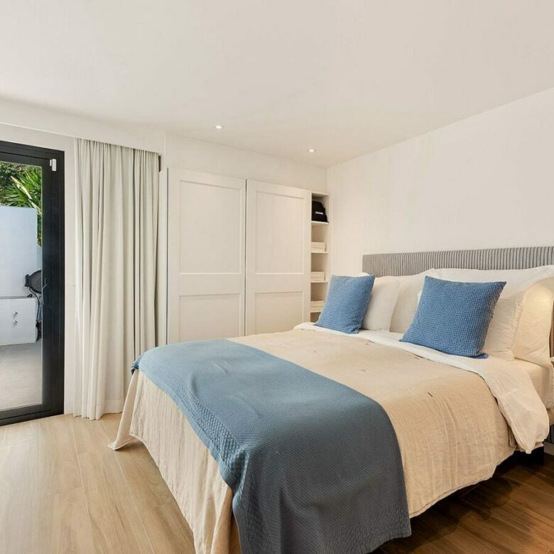 Renovated single level villa with pool Sierra Blanca Marbella