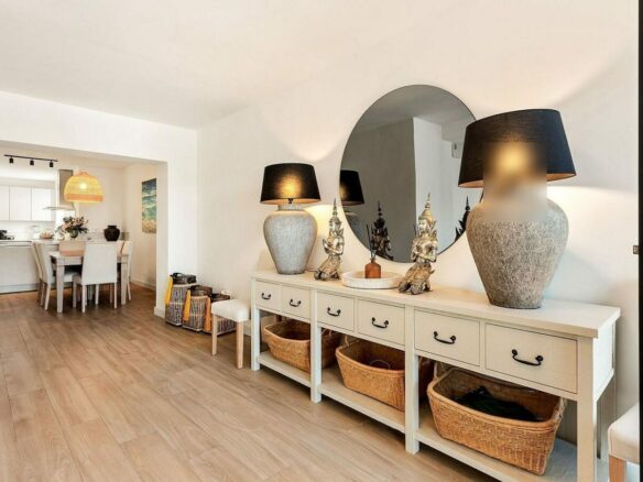 Renovated single level villa with pool Sierra Blanca Marbella