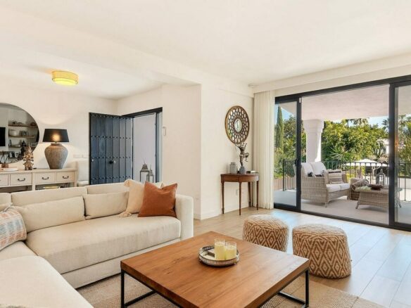 Renovated single level villa with pool Sierra Blanca Marbella