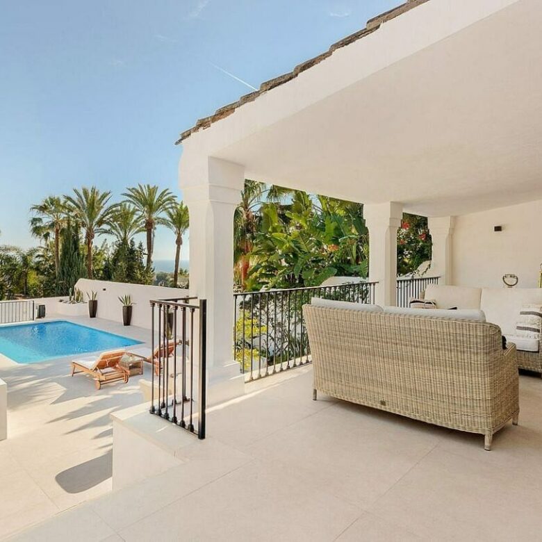 Renovated single level villa with pool Sierra Blanca Marbella