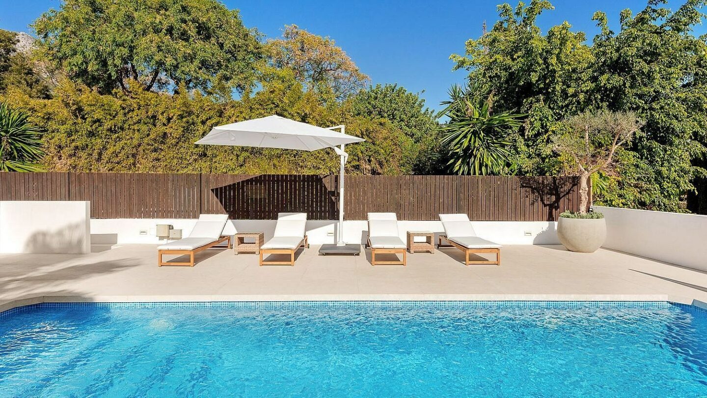Renovated single level villa with pool Sierra Blanca Marbella