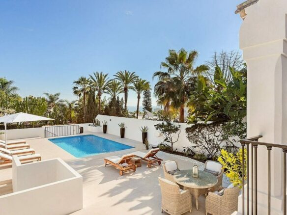 Renovated single level villa with pool Sierra Blanca Marbella