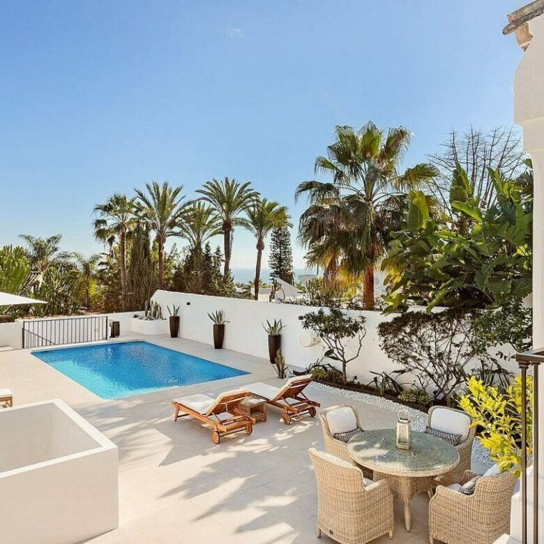 Renovated single level villa with pool Sierra Blanca Marbella