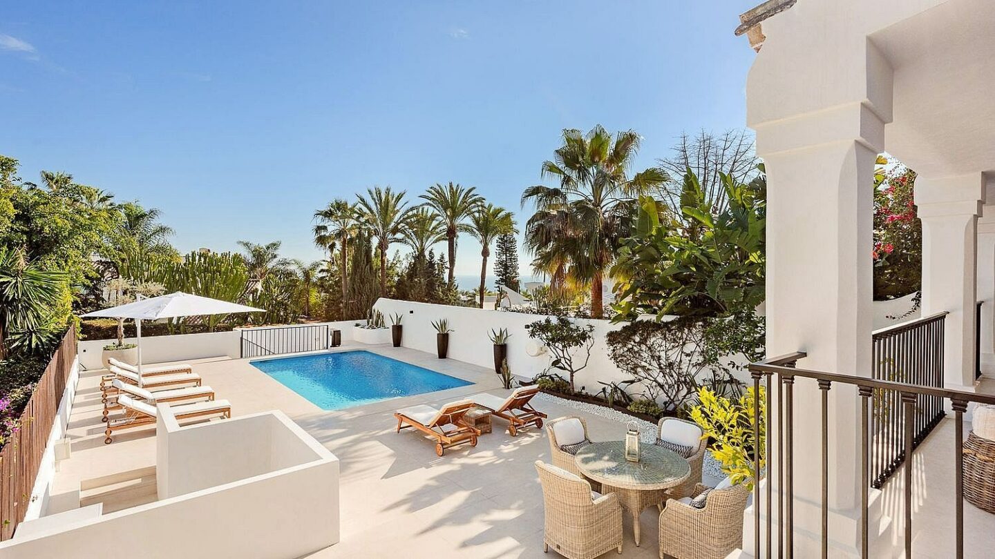 Renovated single level villa with pool Sierra Blanca Marbella