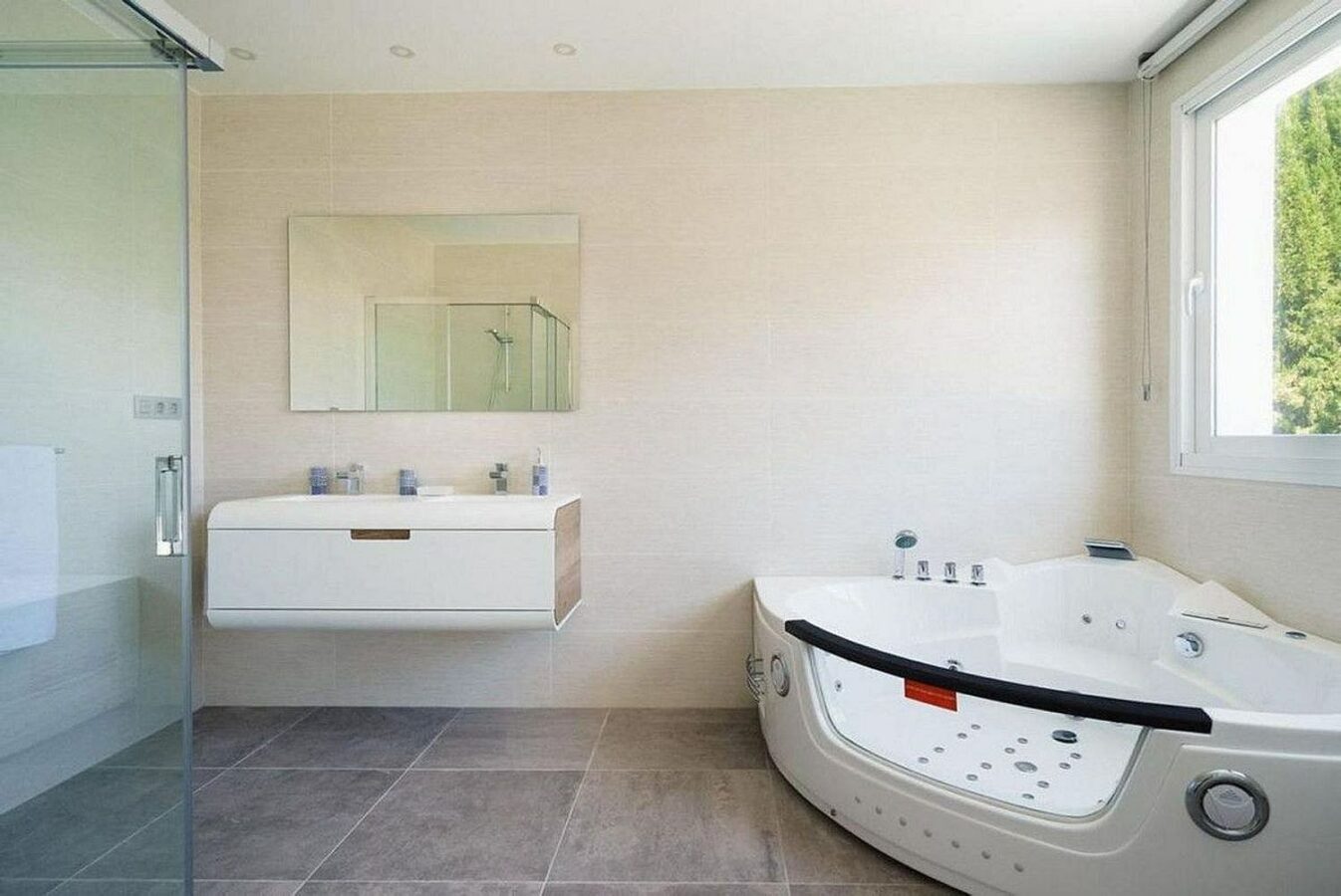 Renovated modern villa with pool in Las Brisas, Nueva Andalucia, Marbella
