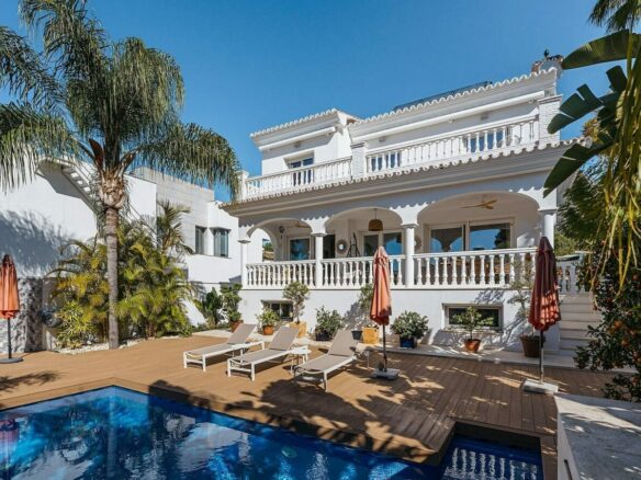 Renovated villa with sea views Nagueles Marbella