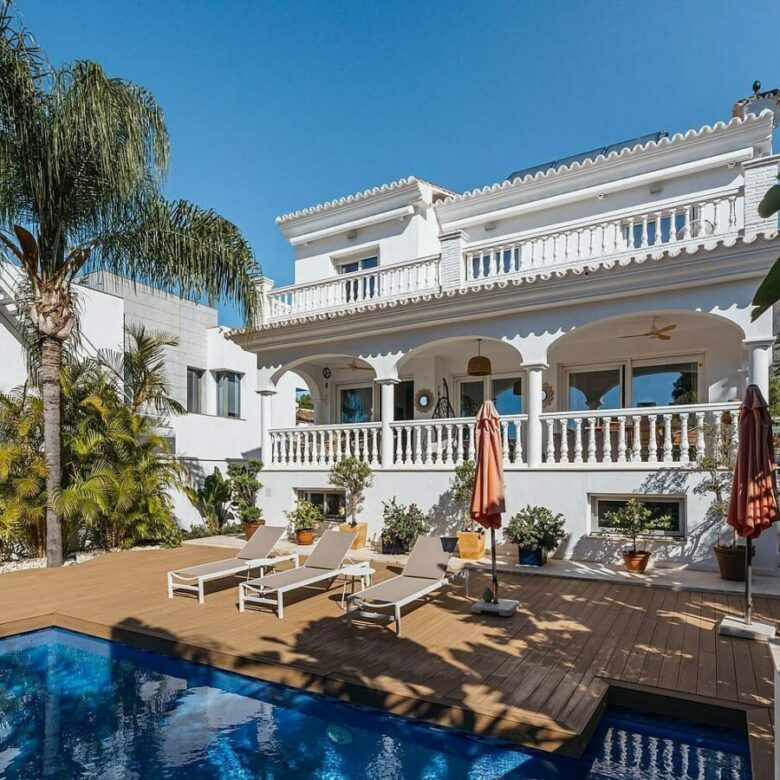 Renovated villa with sea views Nagueles Marbella