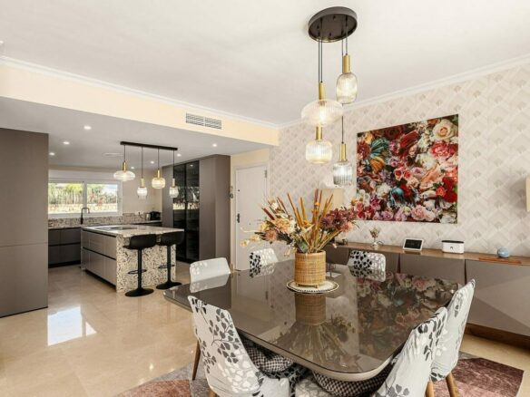 Renovated villa with sea views Nagueles Marbella