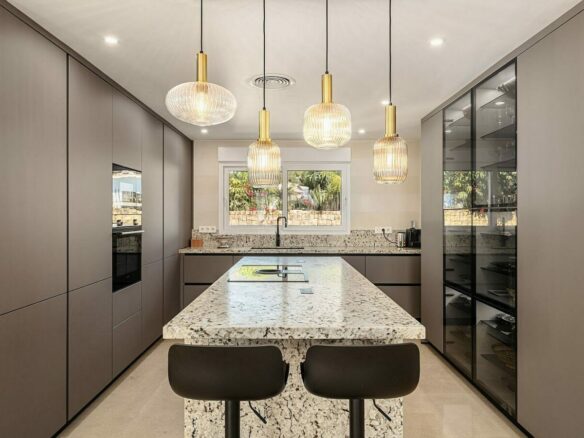 Renovated villa with sea views Nagueles Marbella