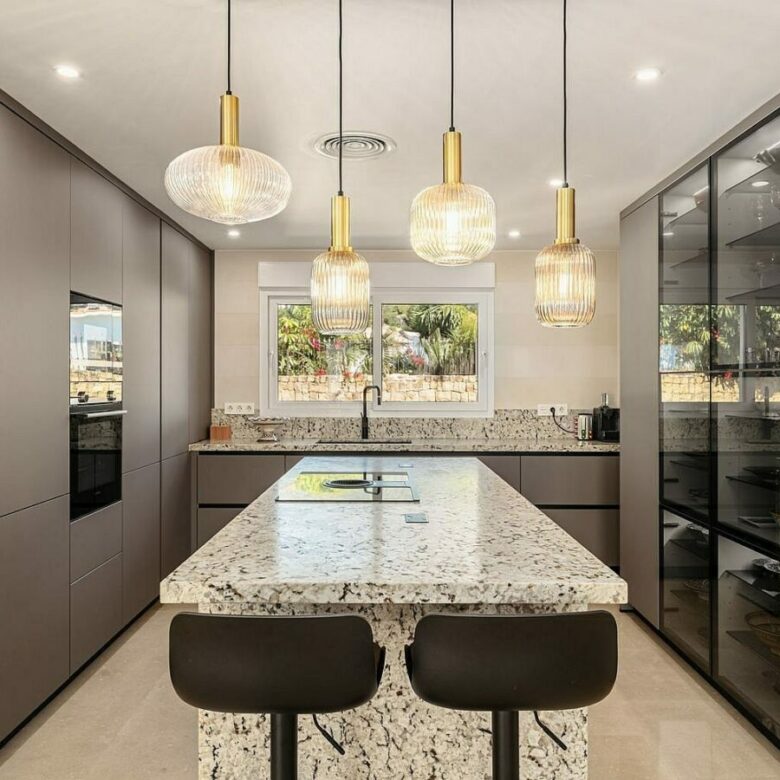 Renovated villa with sea views Nagueles Marbella