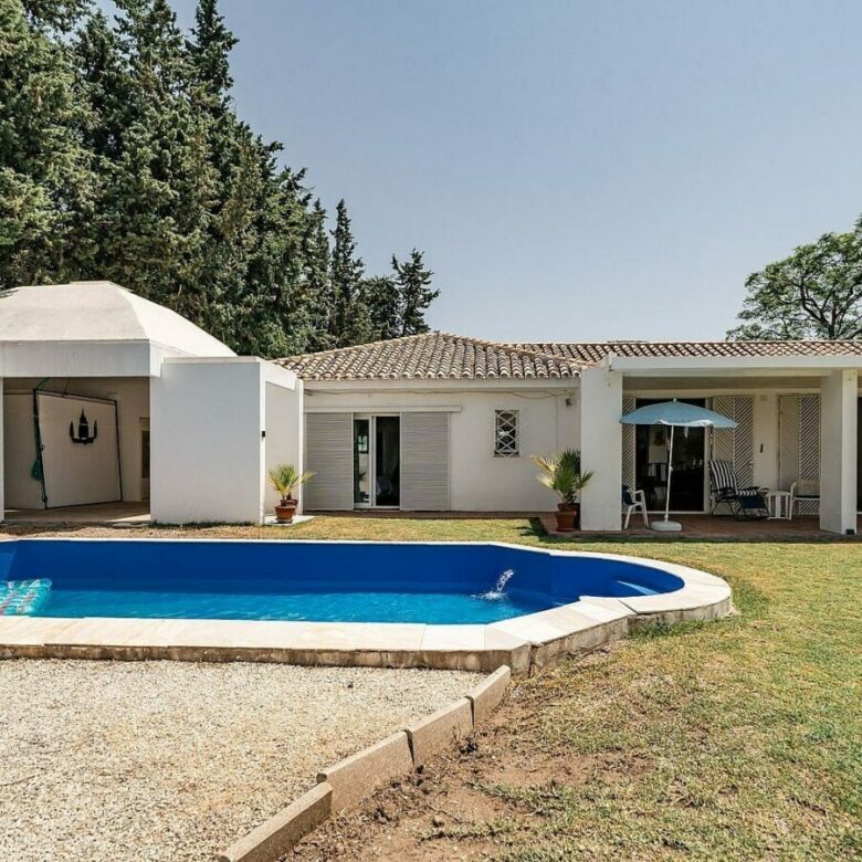FOR SALE 🏡 Renovation Villa on a 1,200 m² Plot – La Fuente del Espanto, Benahavís 🇪🇸