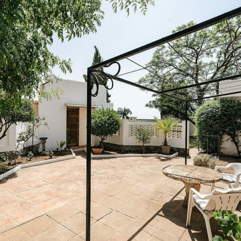 Renovation villa on a large plot La Fuente del Espanto Benahavis