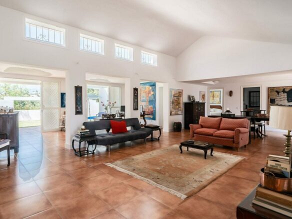 Renovation villa on a large plot La Fuente del Espanto Benahavis