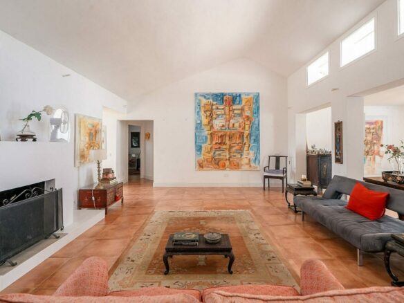 Renovation villa on a large plot La Fuente del Espanto Benahavis