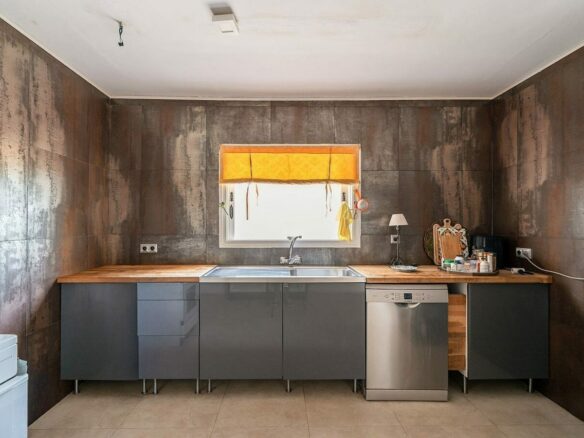 Renovation villa on a large plot La Fuente del Espanto Benahavis