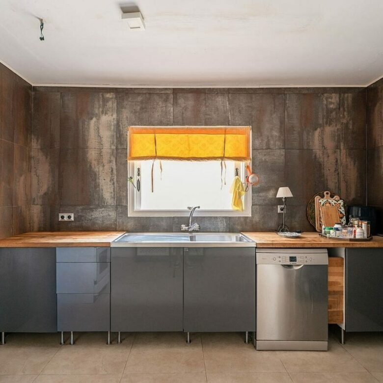 Renovation villa on a large plot La Fuente del Espanto Benahavis