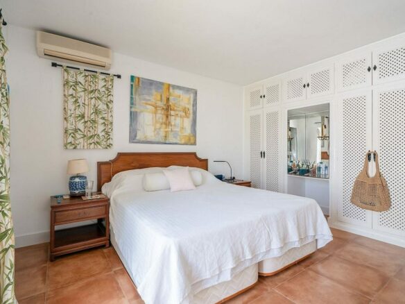 Renovation villa on a large plot La Fuente del Espanto Benahavis