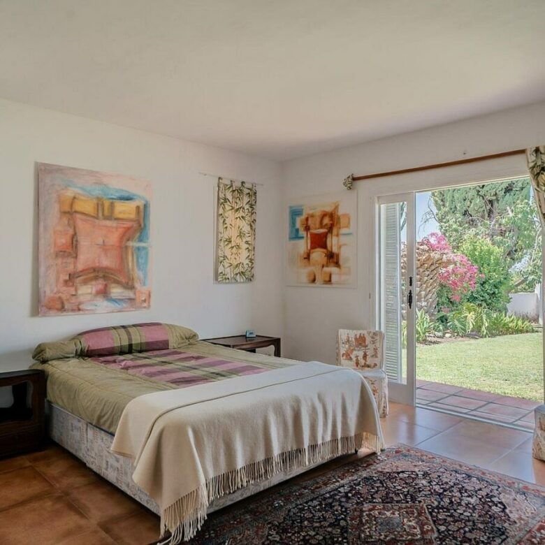 Renovation villa on a large plot La Fuente del Espanto Benahavis