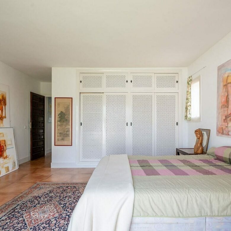 Renovation villa on a large plot La Fuente del Espanto Benahavis