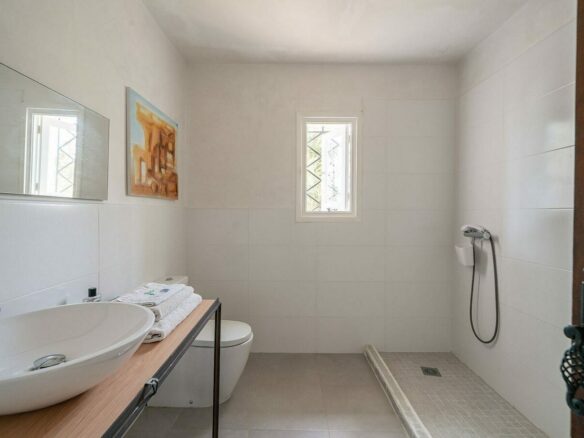 Renovation villa on a large plot La Fuente del Espanto Benahavis