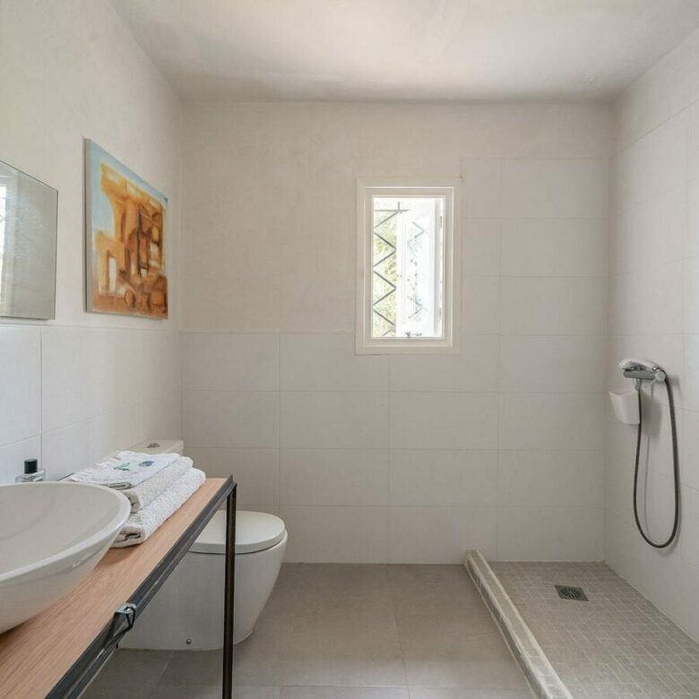Renovation villa on a large plot La Fuente del Espanto Benahavis