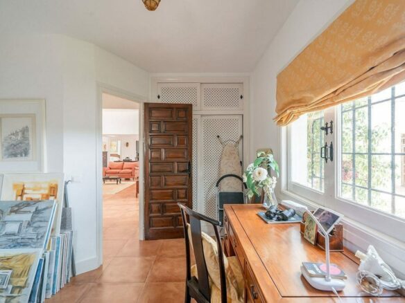 Renovation villa on a large plot La Fuente del Espanto Benahavis