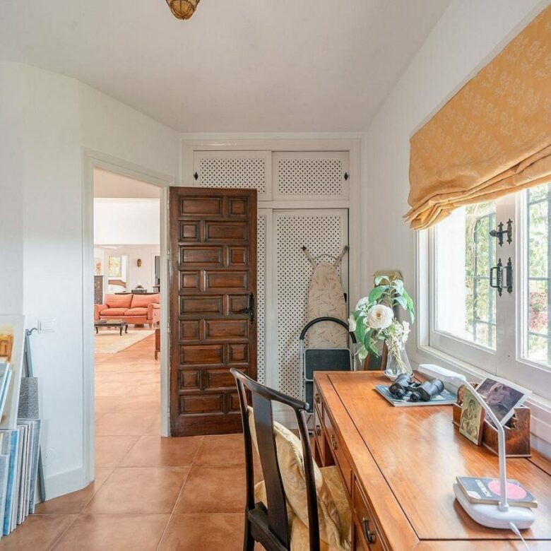 Renovation villa on a large plot La Fuente del Espanto Benahavis
