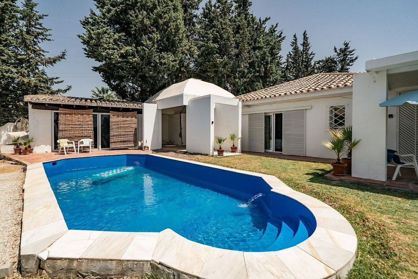 Renovation villa on a large plot La Fuente del Espanto Benahavis