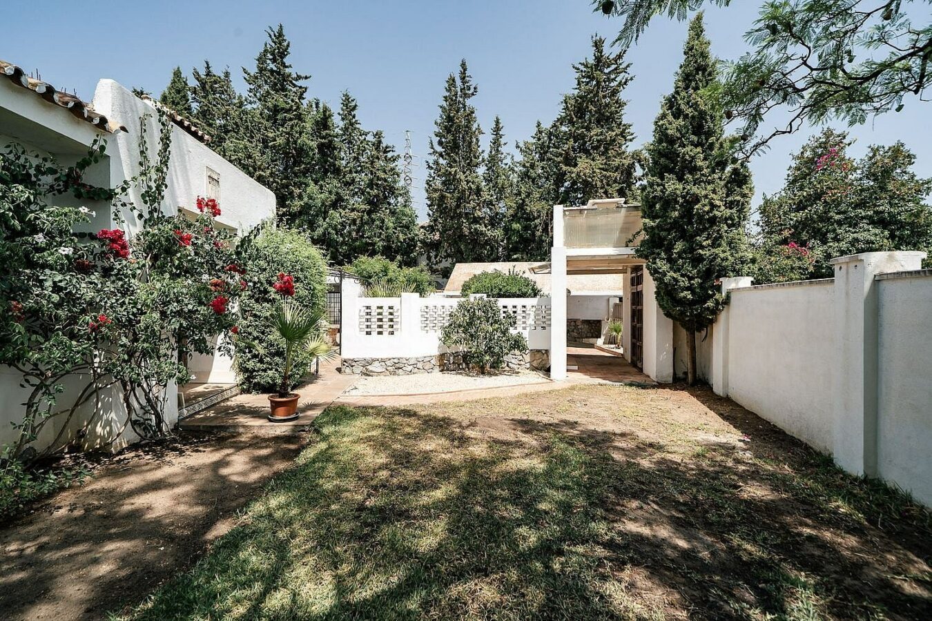 Renovation villa on a large plot La Fuente del Espanto Benahavis