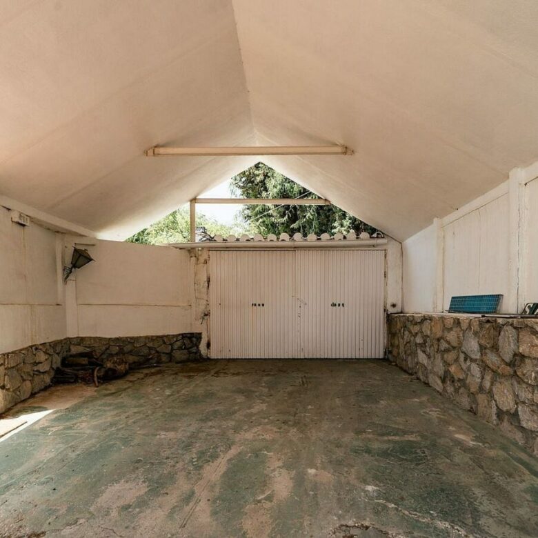 Renovation villa on a large plot La Fuente del Espanto Benahavis