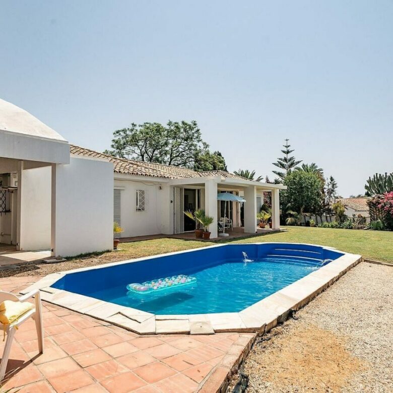 Renovation villa on a large plot La Fuente del Espanto Benahavis