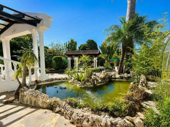 Rustic villa with pool and jacuzzi El Rosario Marbella East